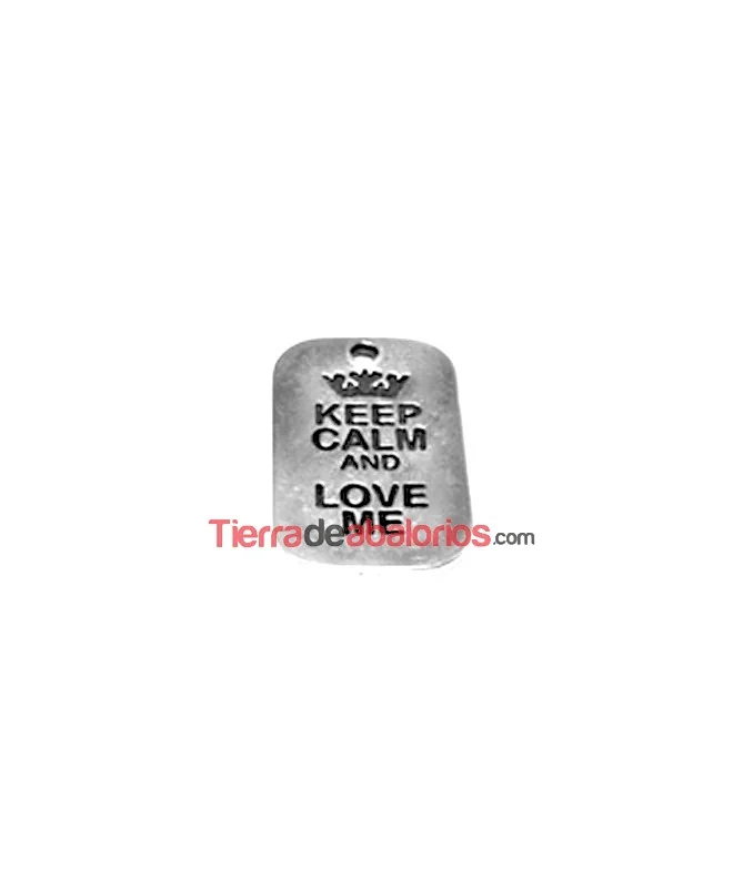 Colgante Keep Calm And Love Me 40x25mm, Plateado