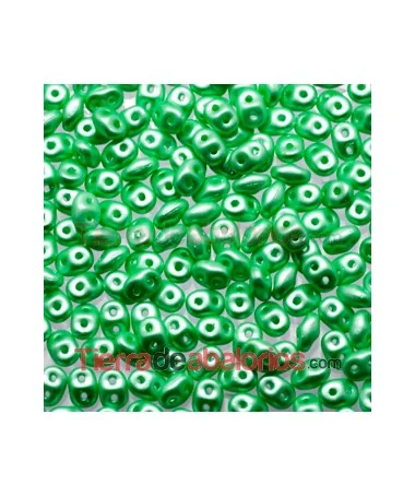 Superduo 2,5x5mm Pastel Light Green Chrysolite Superduo 2,5x5mm Pastel Light Green Chrysolite