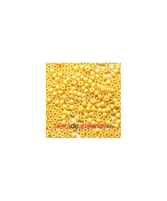 Rocalla Matubo® 7/0 Opaque Beige