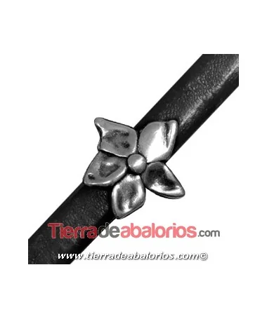 Entrepieza Regaliz Flor 28mm Agujero 10x7mm, Plateada