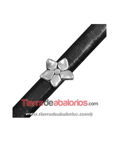 Entrepieza Regaliz Flor 18mm Agujero 10x7mm, Plateada