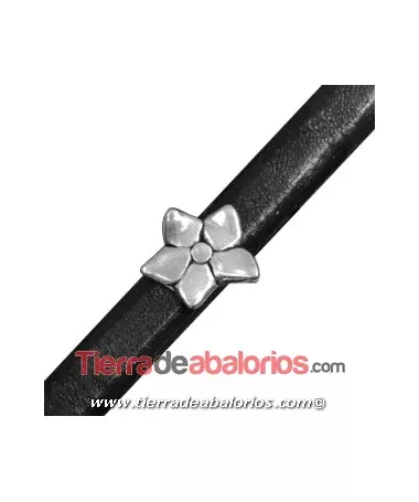 Entrepieza Regaliz Flor 18mm Agujero 10x7mm, Plateada
