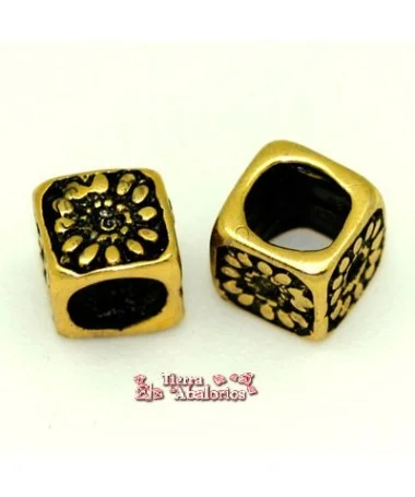 Cubo Flores 7mm Agujero 4,5mm, Oro Viejo Cubo Flores 7mm Agujero 4,5mm, Oro Viejo