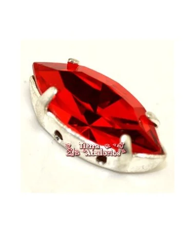 Navette 15x7mm Light Siam Engaste Plateado