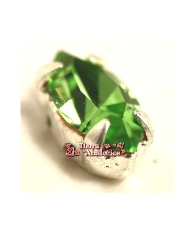 Navette 10x5mm Peridot Engaste Plateado