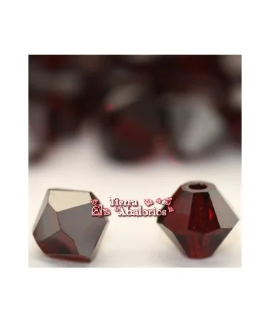 Tupi Swarovski 4mm, Siam Satin Tupi Swarovski 4mm, Siam Satin