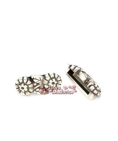 Entrepieza 2 Flores 18x5mm Agujero 13x3mm, Plateada Entrepieza 2 Flores 18x5mm Agujero 13x3mm, Plateada