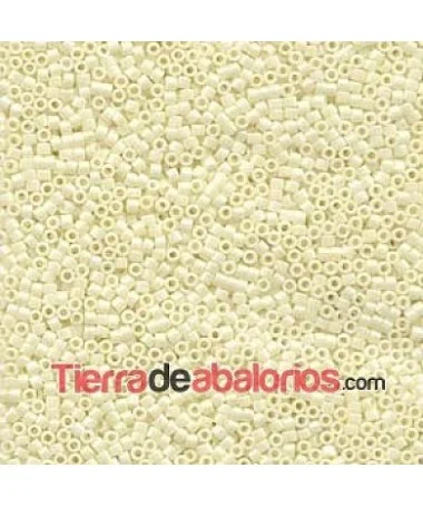 Delica Miyuki 10/0 - DB0203 - Ceylon Cream Delica Miyuki 10/0 - DB0203 - Ceylon Cream