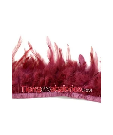 Pluma de Gallo Tintada Tamaño Variado 5 a 12cm Vino (metro) Pluma de Gallo Tintada Tamaño Variado 5 a 12cm Vino