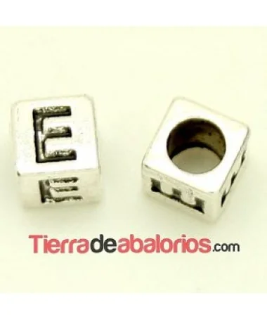 Entrepieza Cubo Letra E 7x7mm, Agujero 4,6mm, Plateado