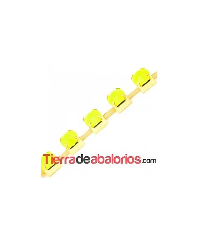 Cadena Dorada con Cabujón Acrílico SS28 Amarillo Neón