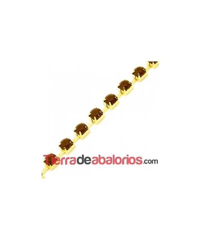 Cadena Dorada con Cabujón Acrílico SS28 Marrón Mate