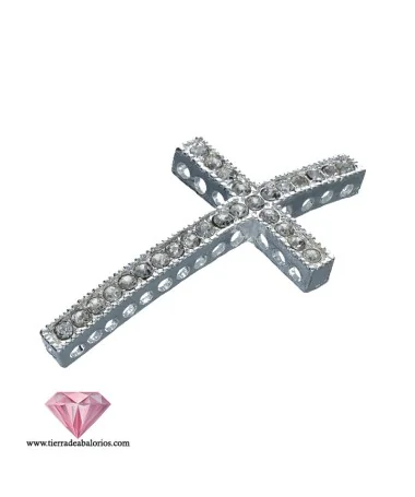 Cruz Curvada 45x24mm Con Swarovski Cristal, Plateada Cruz Curvada 45x24mm Con Swarovski Cristal, Plateada - Tierra de Abalorios