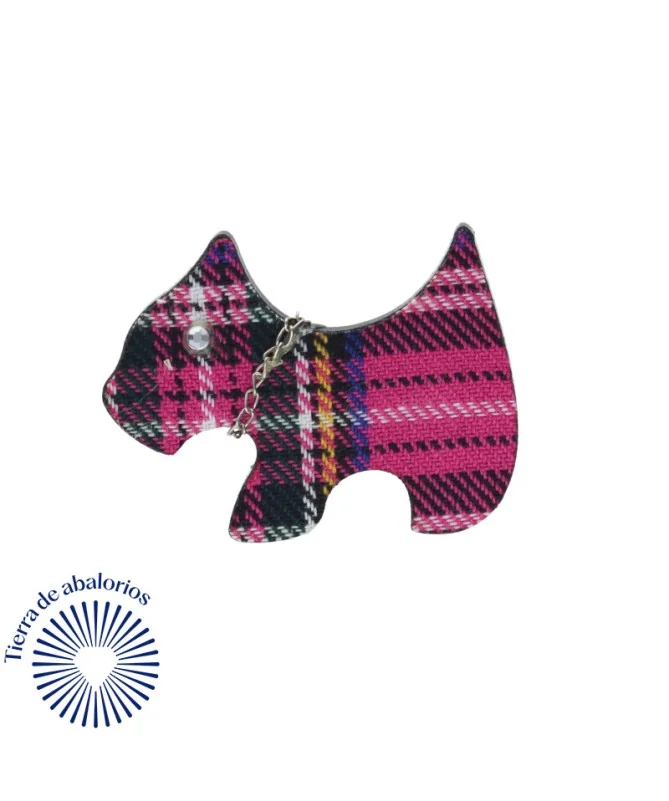 Imperdible Perro 52x38mm, Estampado Escocés Fucsia
